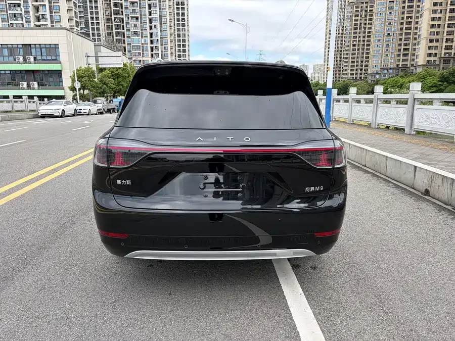 AITO M9 Wenjie M9 2025 Extended Range Ultra Edition 52kWh 6-Seat Version (192-line LiDAR) 2025 — миниатюра 4