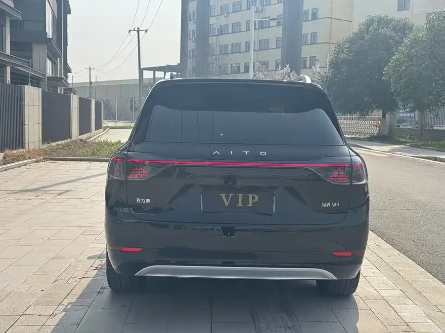 AITO M9 Wenjie M9 2025 Extended Range Ultra Edition 52kWh 6-Seat Version (192-line LiDAR) 2025 — миниатюра 2