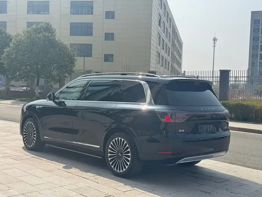 AITO M9 Wenjie M9 2025 Extended Range Ultra Edition 52kWh 6-Seat Version (192-line LiDAR) 2025 — миниатюра 4