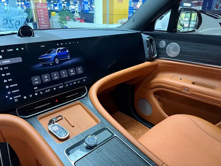 AITO M9 Wenjie M9 2025 Extended Range Ultra Edition 52kWh 6-Seat Version (192-line LiDAR) 2025 — миниатюра 3