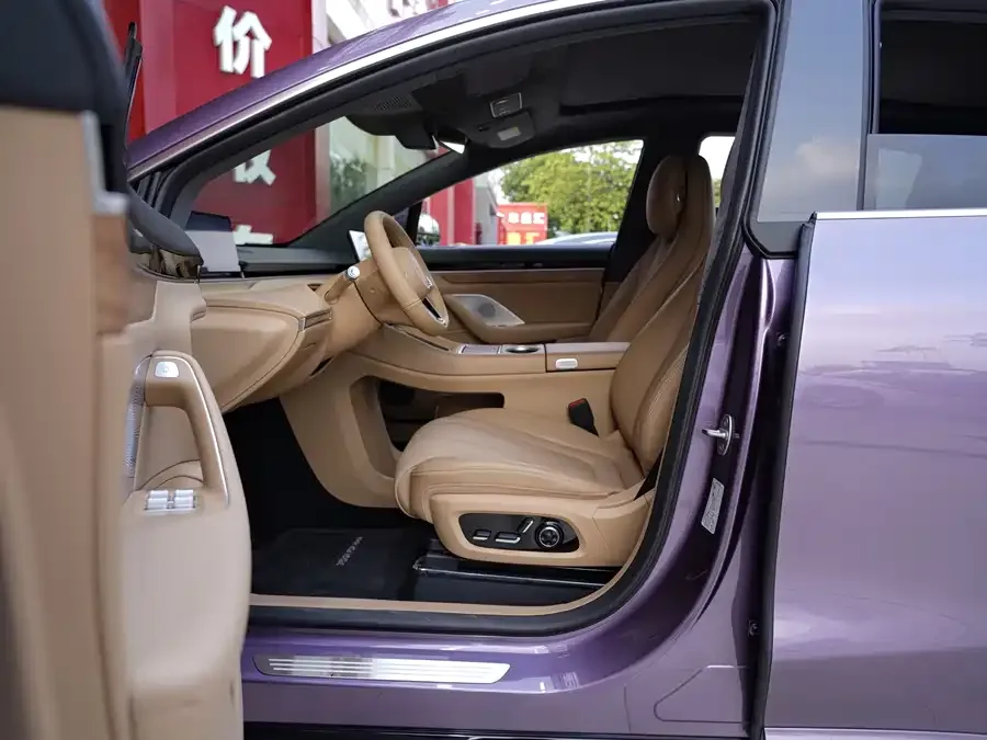 Smart world R7 Zhijie R7 2024 pure electric 667km Max 2024 — миниатюра 2