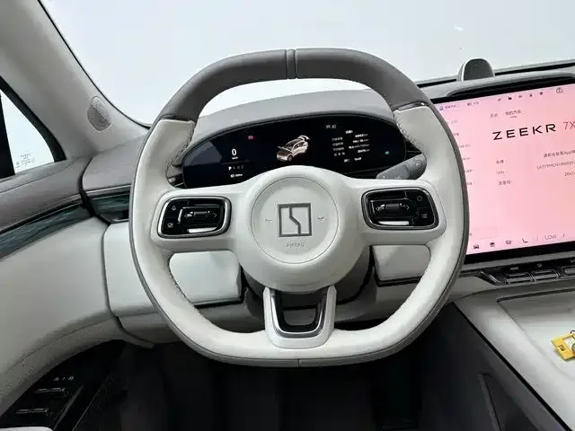 Zeekr 7X Zeekr 7X 2025 75kWh RWD Smart Driving Edition 2024 — миниатюра 3