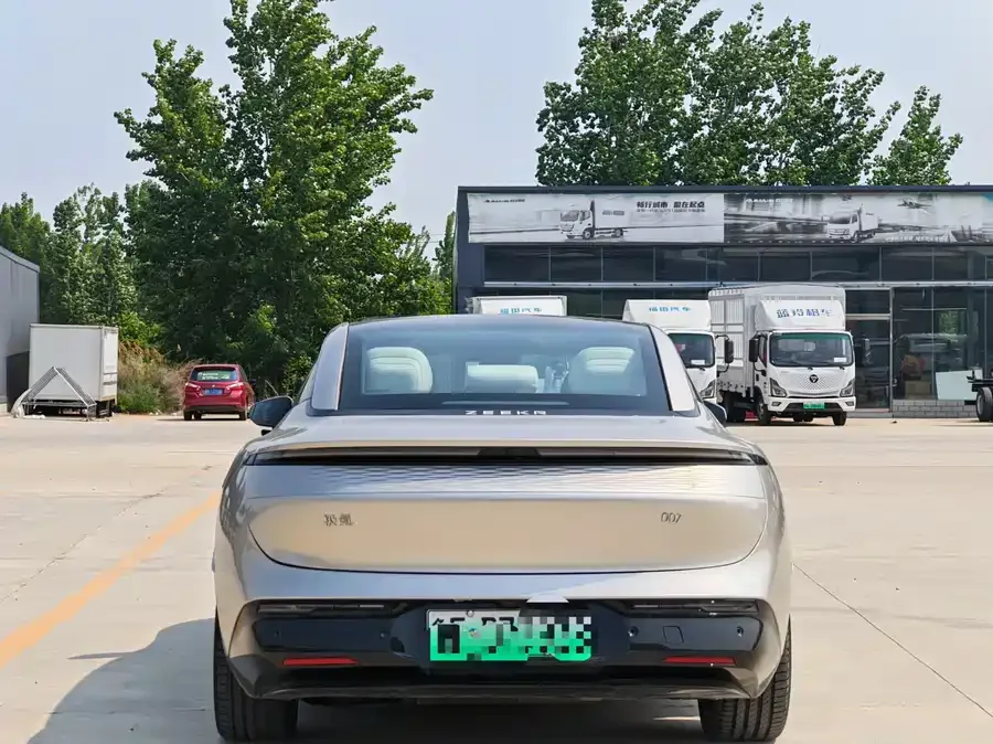 Zeekr 007 Zeekr 007 2024 4WD version 75kWh 2024 — миниатюра 4