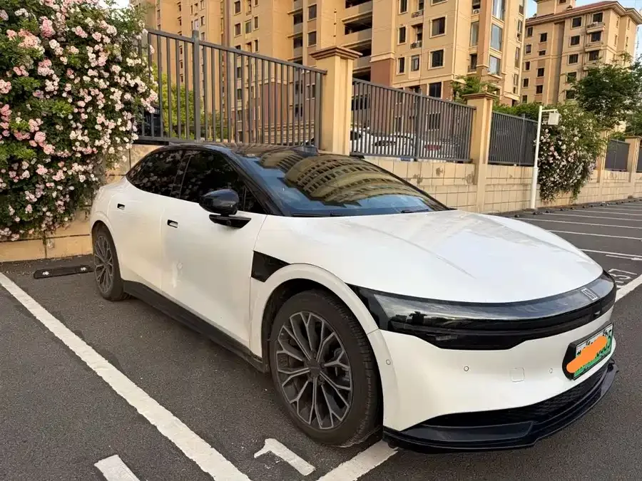 Zeekr 007 Zeekr 007 2025 rear-wheel drive smart driving version 75kWh 2024 — миниатюра 2