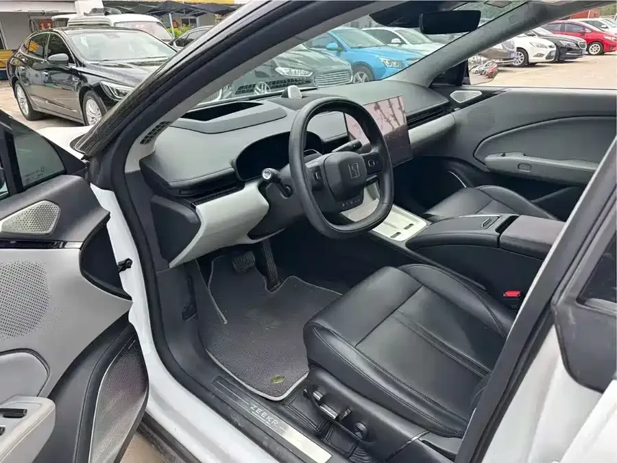 Zeekr 007 Zeekr 007 2025 rear-wheel drive smart driving version 75kWh 2024 — миниатюра 3