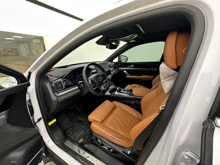 BYD Tang New Energy Tang New Energy 2022 DM-i 252KM Premium Edition 2023 — миниатюра 3