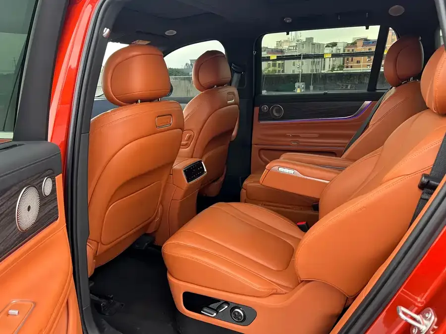 AITO M9 M9 2024 Extended Range Ultra Edition 52kWh 6-seater Edition 2024 — миниатюра 4
