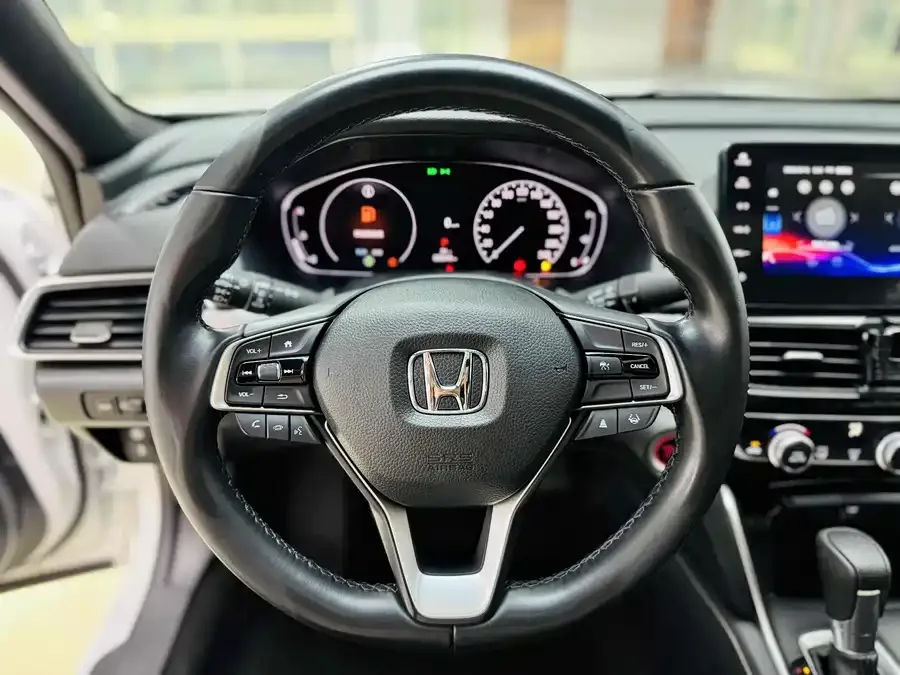 Honda Inspire 2022 Insignia 260TURBO Elegant Edition 2022 — миниатюра 2