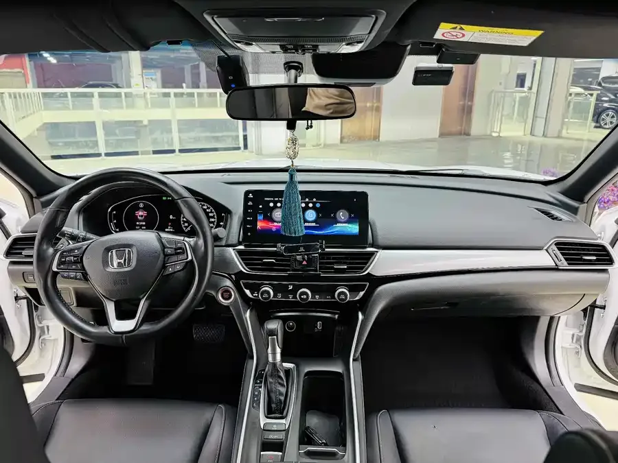Honda Inspire 2022 Insignia 260TURBO Elegant Edition 2022 — миниатюра 3