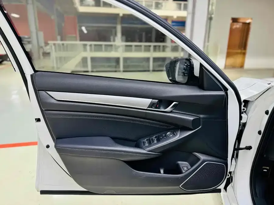 Honda Inspire 2022 Insignia 260TURBO Elegant Edition 2022 — миниатюра 4