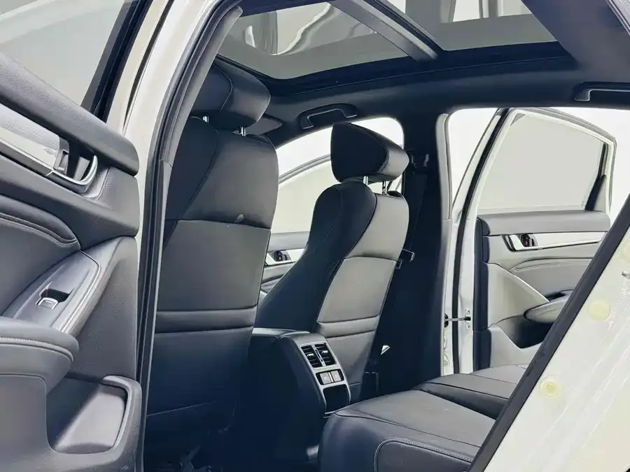 Honda Inspire 2022 Insignia 260TURBO Elegant Edition 2022 — миниатюра 5