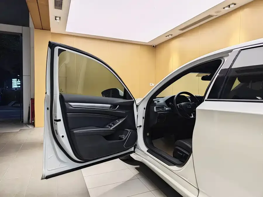 Honda Inspire Inship 2022 260TURBO Exquisite Edition 2023 — миниатюра 4