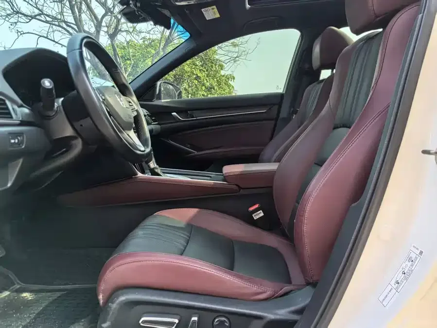 Honda Inspire 2022 Insignia 260TURBO Fine Edition 2022 — миниатюра 3