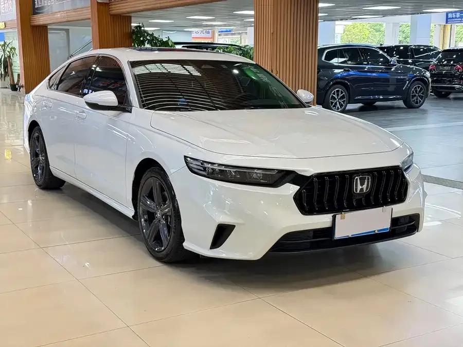 Honda Inspire Insignia 2025 260TURBO Elite Edition 2025 — миниатюра 3