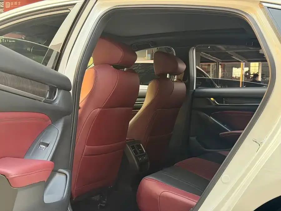 Honda Inspire 2022 Insignia 260TURBO Fine Edition 2022 — миниатюра 3