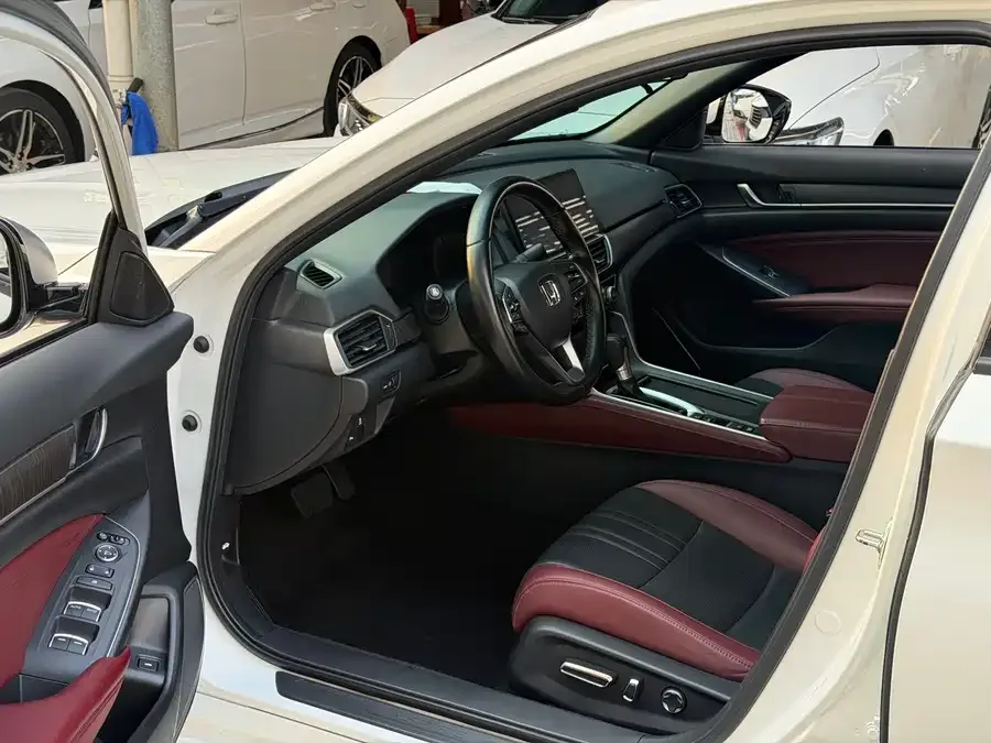 Honda Inspire 2022 Insignia 260TURBO Fine Edition 2022 — фото 1, купить с доставкой в Москву