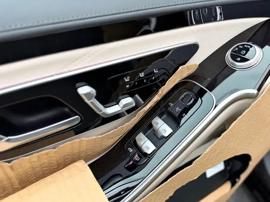 Mercedes-Benz Maybach S-Class 2026 Maybach S-Class S 480 4MATIC 2026 — миниатюра 4
