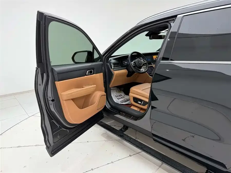 Li Xiang One Ideal ONE 2021 extended range 6-seater version 2022 — миниатюра 4