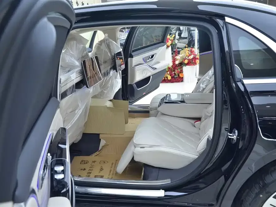 Mercedes-Benz Maybach S-Class 2026 Maybach S-Class S 480 4MATIC 2026 — миниатюра 2