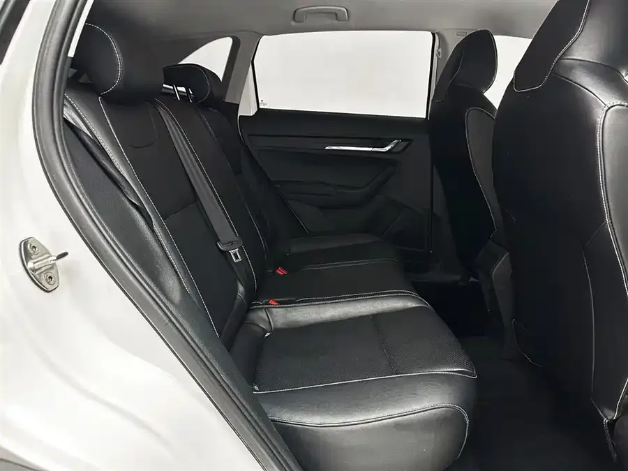 Skoda Kamiq Komic 2021 1.5L automatic comfort version 2022 — миниатюра 4