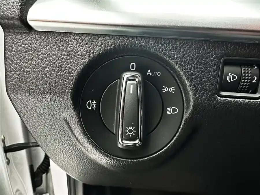 Skoda Kamiq Komic 2021 1.5L automatic comfort version 2022 — миниатюра 5