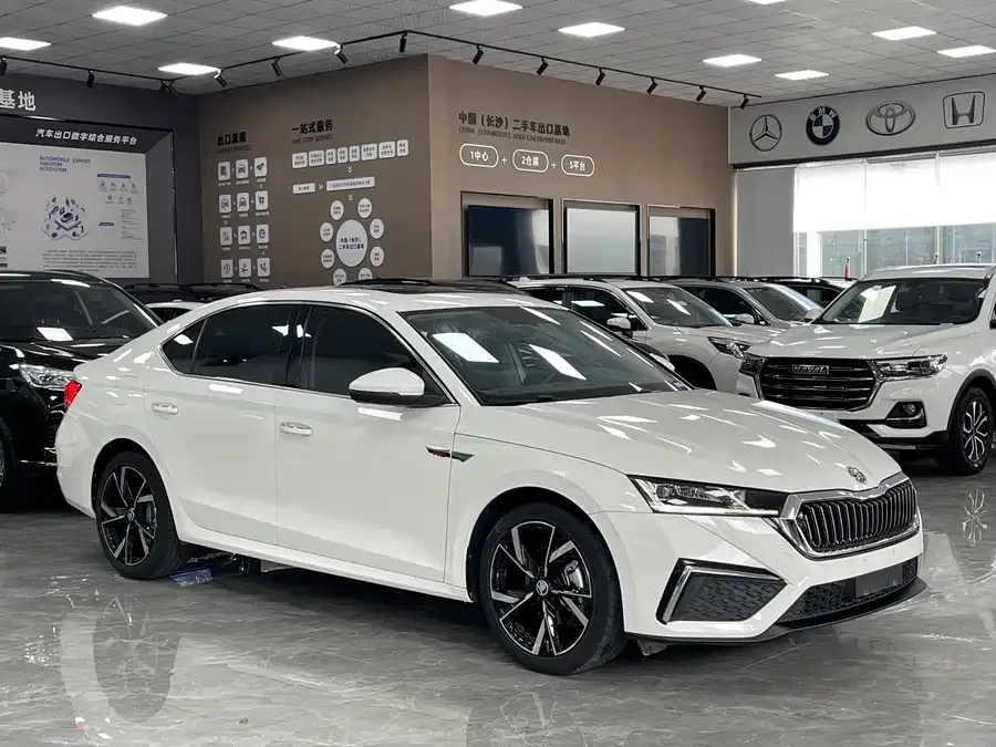 Skoda Octavia Octavia 2022 PRO TSI280 Premium Edition 2022 — миниатюра 3