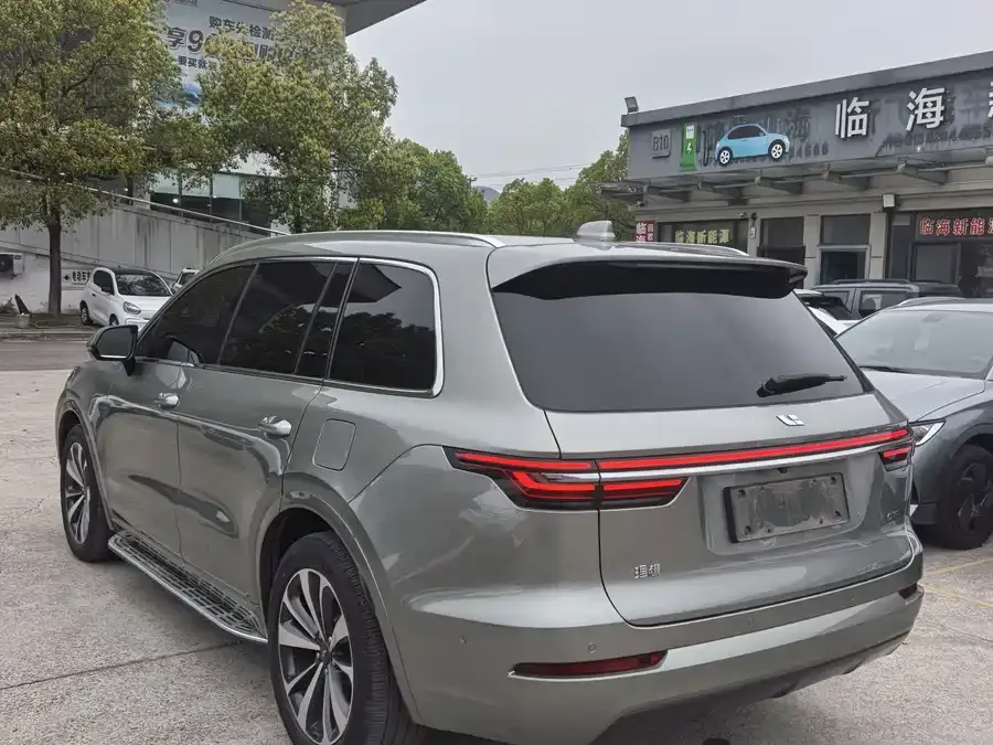 Li Xiang One Ideal ONE 2021 extended range 6-seater version 2022 — миниатюра 3