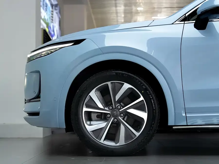 Li Xiang One Ideal ONE 2021 extended range 6-seater version 2022 — миниатюра 3