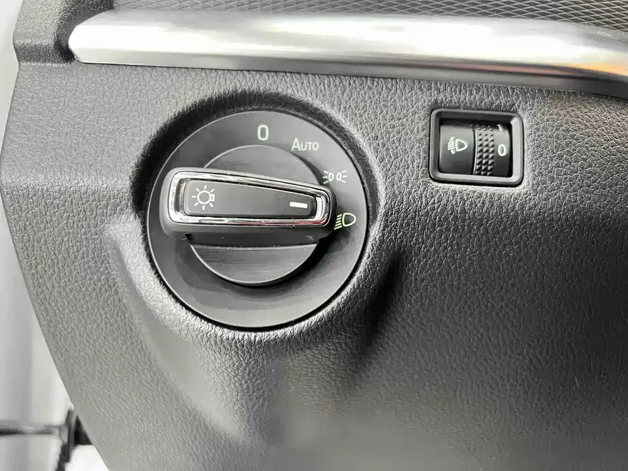 Skoda Kamiq 2023 Kamiq facelift 1.5L automatic comfort version 2023 — миниатюра 3