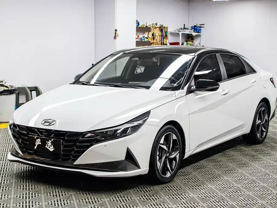 Hyundai Elantra 2022