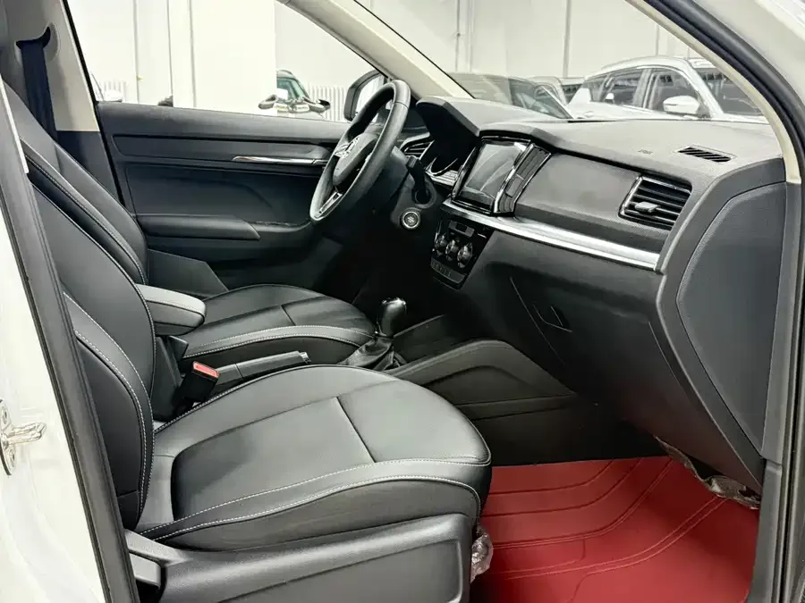 Skoda Kamiq 2023 Kamiq facelift 1.5L automatic comfort version 2023 — миниатюра 5