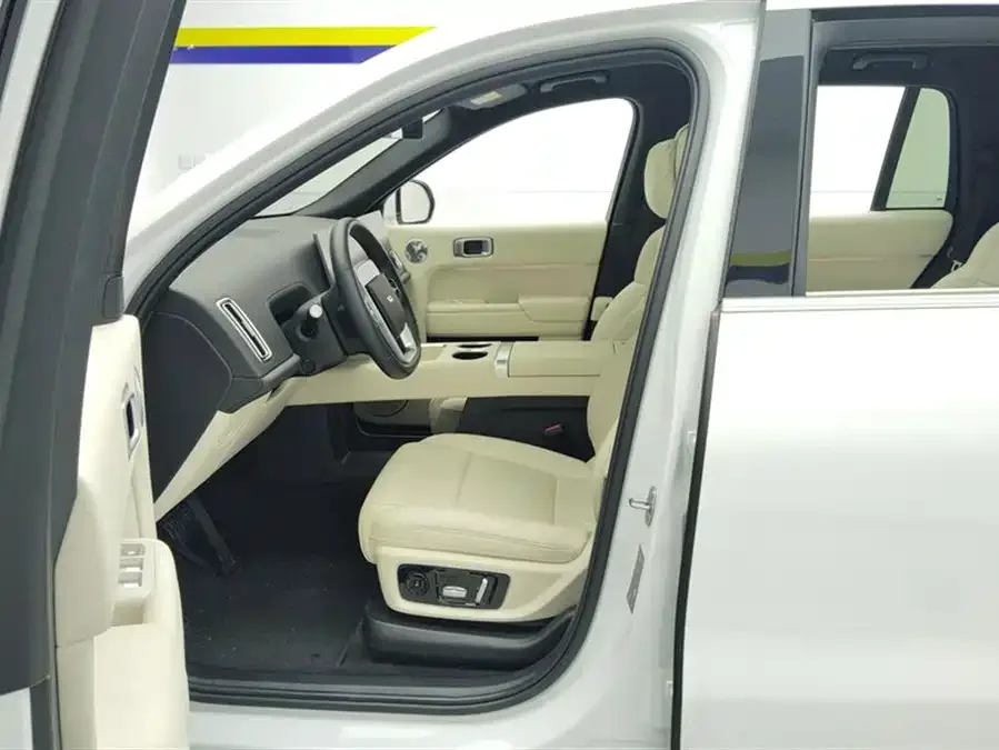 Li Xiang L8 Ideal L8 2025 Ultra Smart New Edition 2025 — миниатюра 3