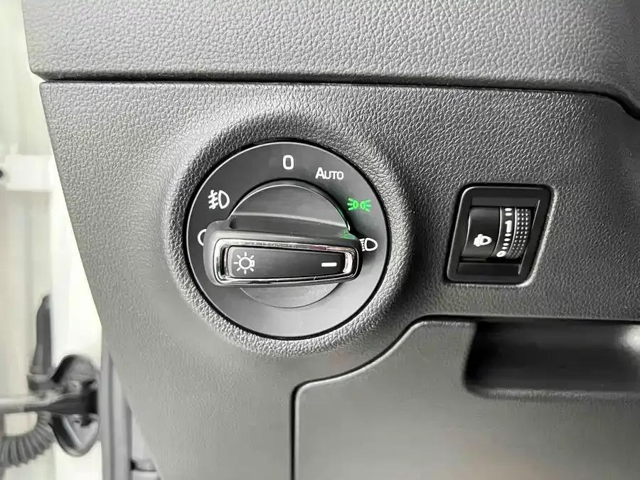 Skoda Karoq Korok 2022 TSI280 Exclusive Edition 2022 — миниатюра 3
