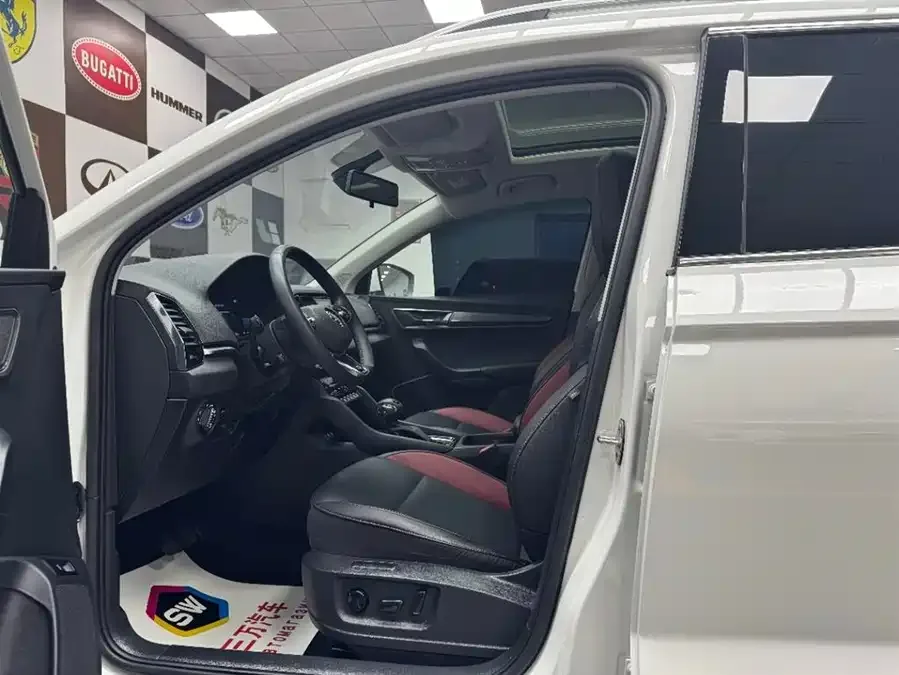 Skoda Karoq Korok 2022 TSI280 Luxury Edition 2023 — миниатюра 4