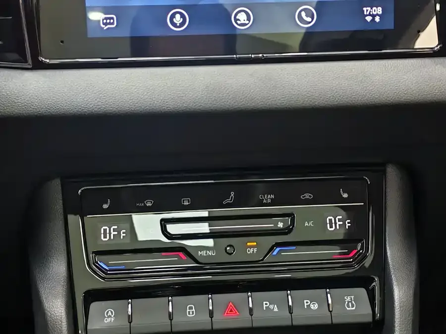 Skoda Karoq Korok 2022 TSI280 Luxury Edition 2023 — миниатюра 4