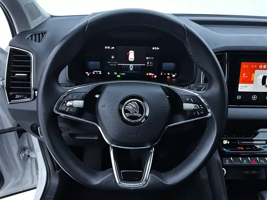 Skoda Karoq Korok 2023 TSI280 Exclusive Edition 2024 — миниатюра 5