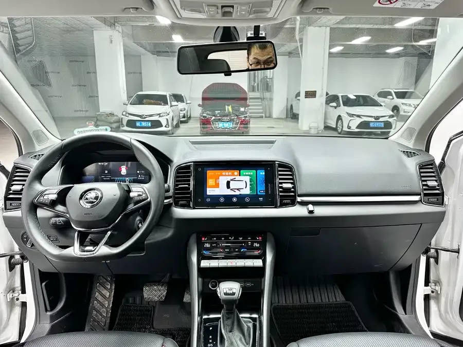 Skoda Karoq Karoq 2022 facelift TSI280 luxury version 2022 — миниатюра 3