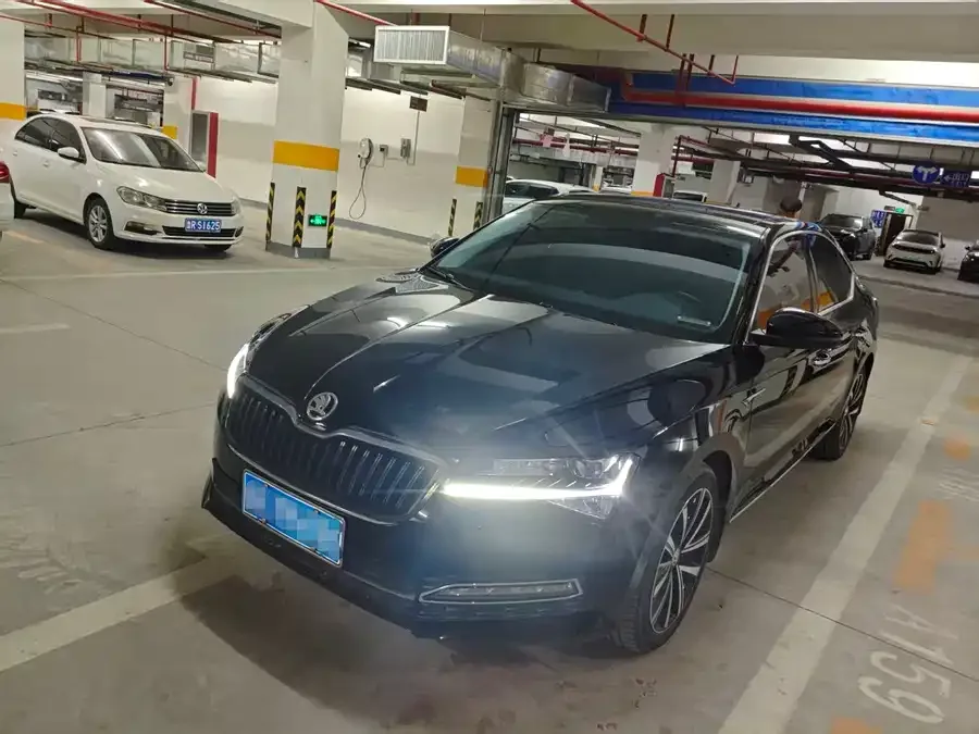 Skoda SuperB Super 2022 TSI280 DSG Exclusive Edition 2022 — фото 1, купить с доставкой в Москву