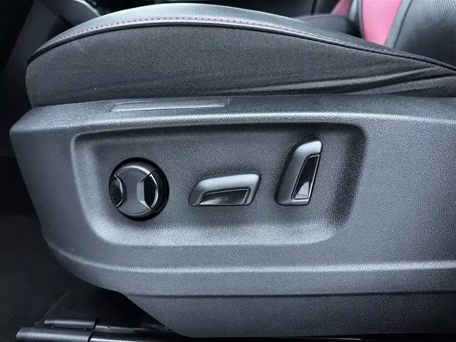 Skoda Karoq Korok 2022 TSI280 Premium Edition 2022 — миниатюра 5