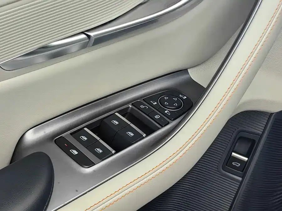 BYD Song PLUS New Energy Song PLUS New Energy 2024 Honor Edition DM-i 150km Flagship PLUS 2024 — миниатюра 4