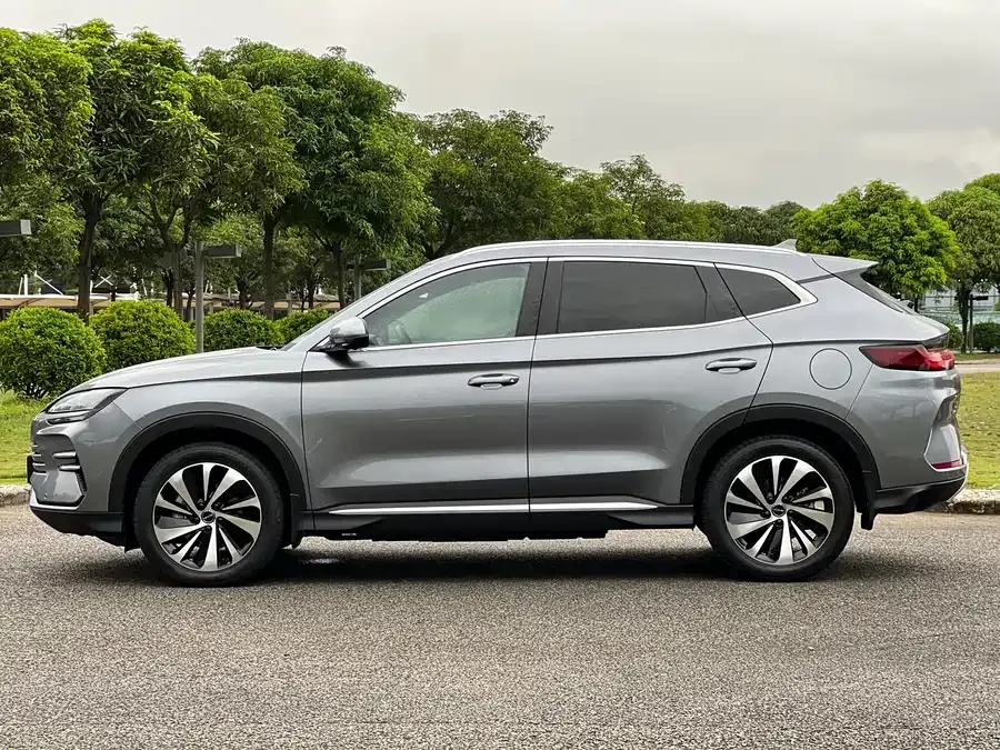BYD Song PLUS New Energy Song PLUS New Energy 2025 DM-i 112KM Premium Edition 2025 — миниатюра 2