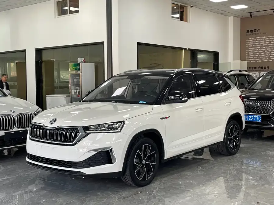 Skoda Kamiq 2021 KOMIC GT TSI230 DSG Flagship Edition 2022 — фото 1, купить с доставкой в Москву