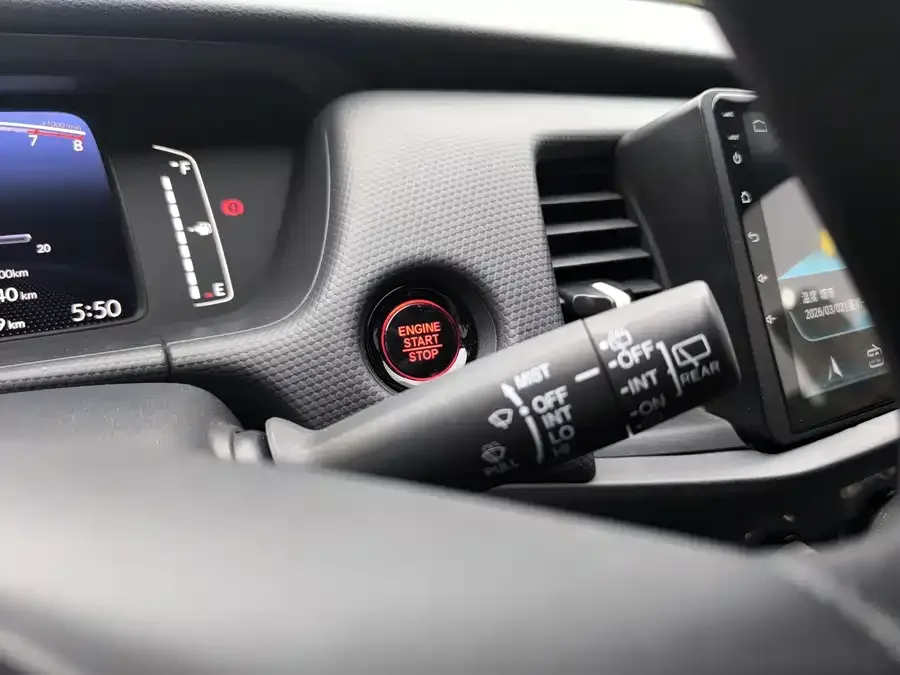 Honda Fit Fit 2022 1.5L CVT Trendy Sunroof Edition 2022 — миниатюра 5