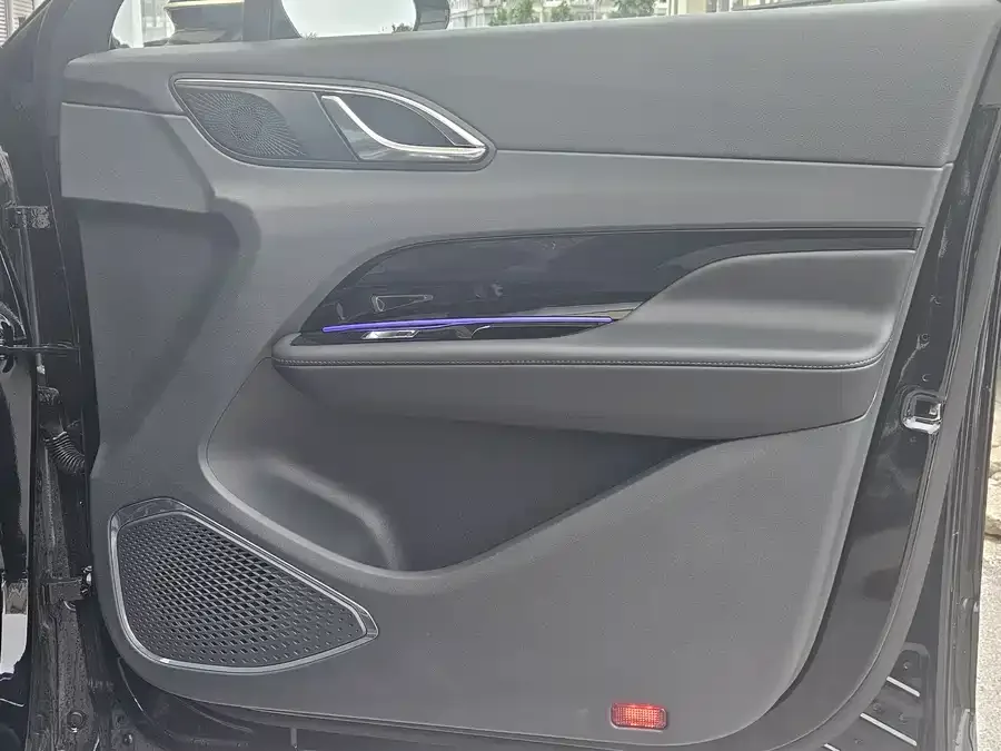 Hongqi HS3 PHEV Hongqi HS3 PHEV 2025 117km Jinwei Edition 2025 — миниатюра 4