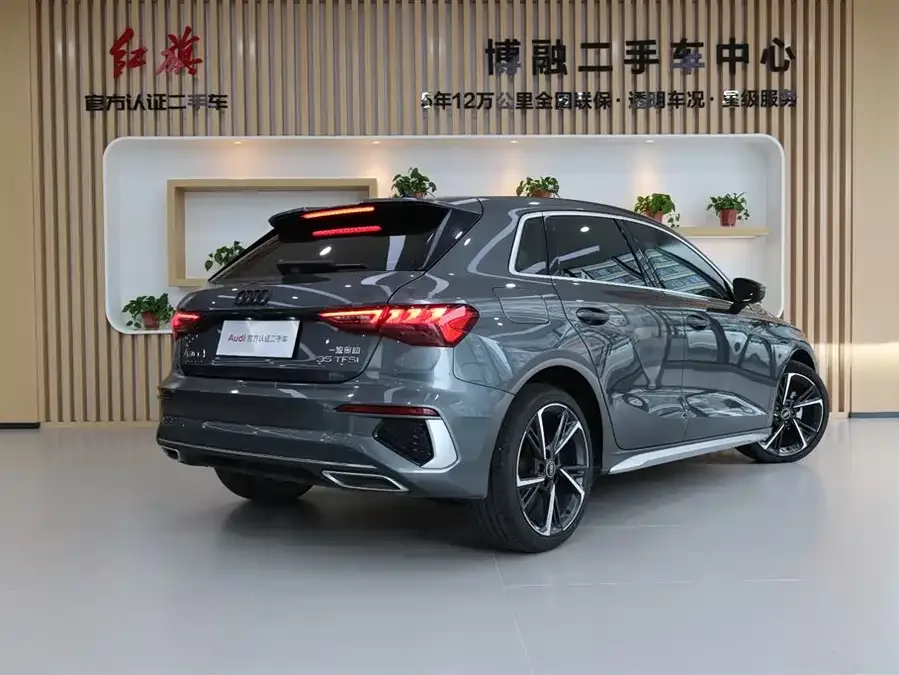 Audi A3 2022 Sportback 35 TFSI stylish and sporty 2023 — миниатюра 3