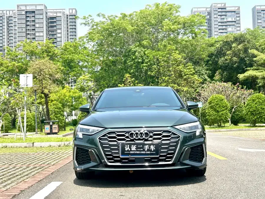 Audi A3 2022 A3L Limousine 35 TFSI aggressive and sporty 2022 — миниатюра 3