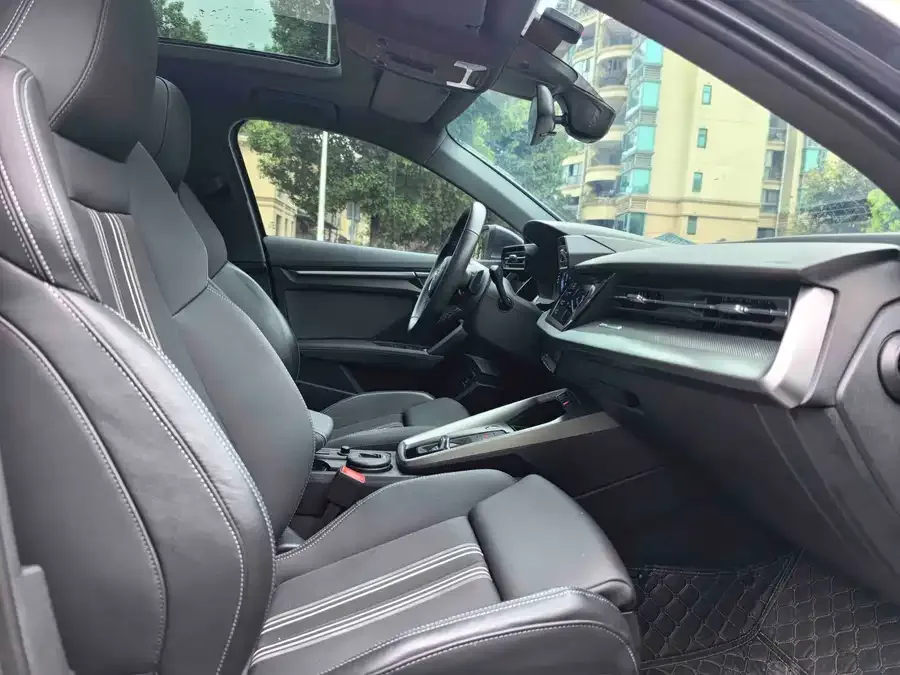 Audi A3 2023 A3L Limousine 35 TFSI Fashion Sports 2023 — миниатюра 3