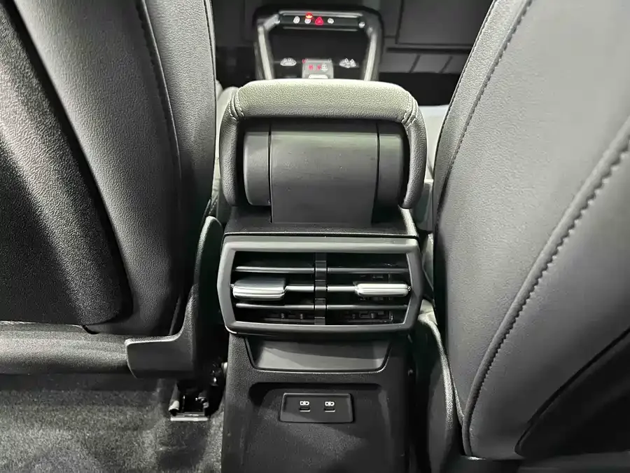 Audi A3 2023 Sportback 35 TFSI stylish and sporty 2023 — миниатюра 5
