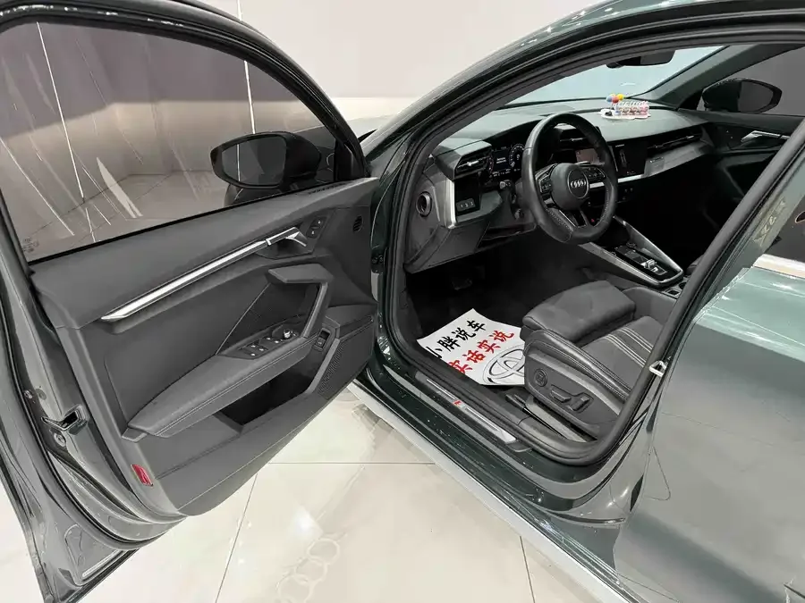 Audi A3 2022 Sportback 35 TFSI stylish and sporty 2022 — миниатюра 5