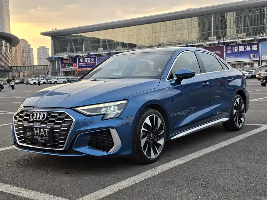 Audi A3 2023 A3L Limousine 35 TFSI Fashion Sports 2023 — фото 1, купить с доставкой в Москву